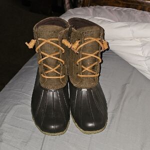 Sperry Womens Nwots Rain/water Boots, Warm Inside With Side Zippers Sz 10.
